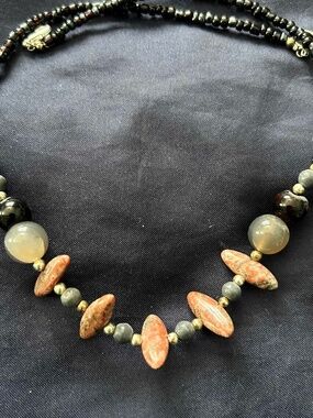 NECKLACE ORANGE & GREY AGATE WITH ROUND GREY & GOLD TONE BEADS WITH BLACK GLASS